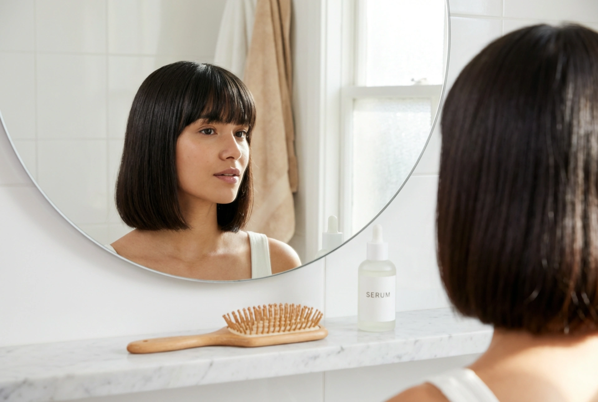 Korte bob-frisyrer med pannelugg: hvordan tørke, style og unngå krus