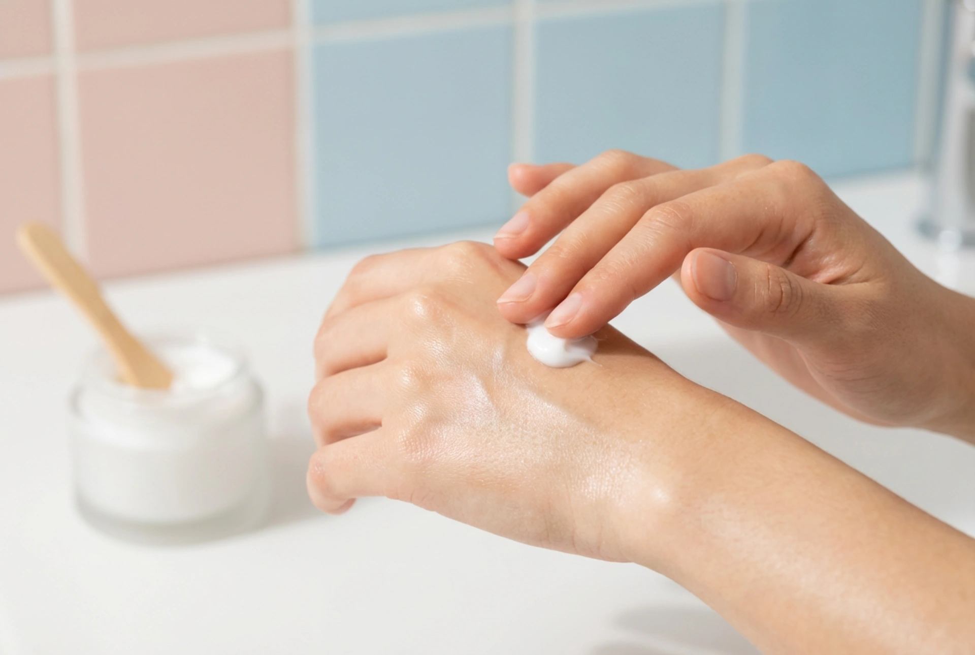 Intensiv fuktighetskrem: redningen for tørr hud uten tyngde