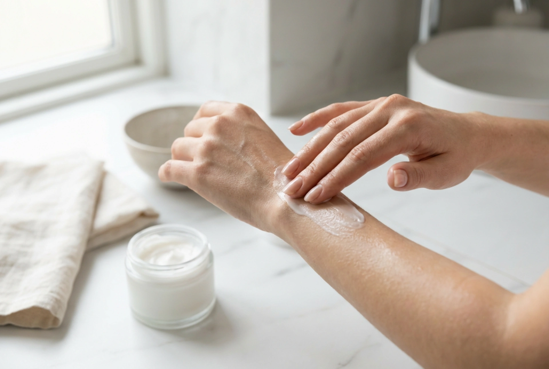 En god fuktighetsbalsam: Hvordan velge riktig og bruke den i din daglige rutine