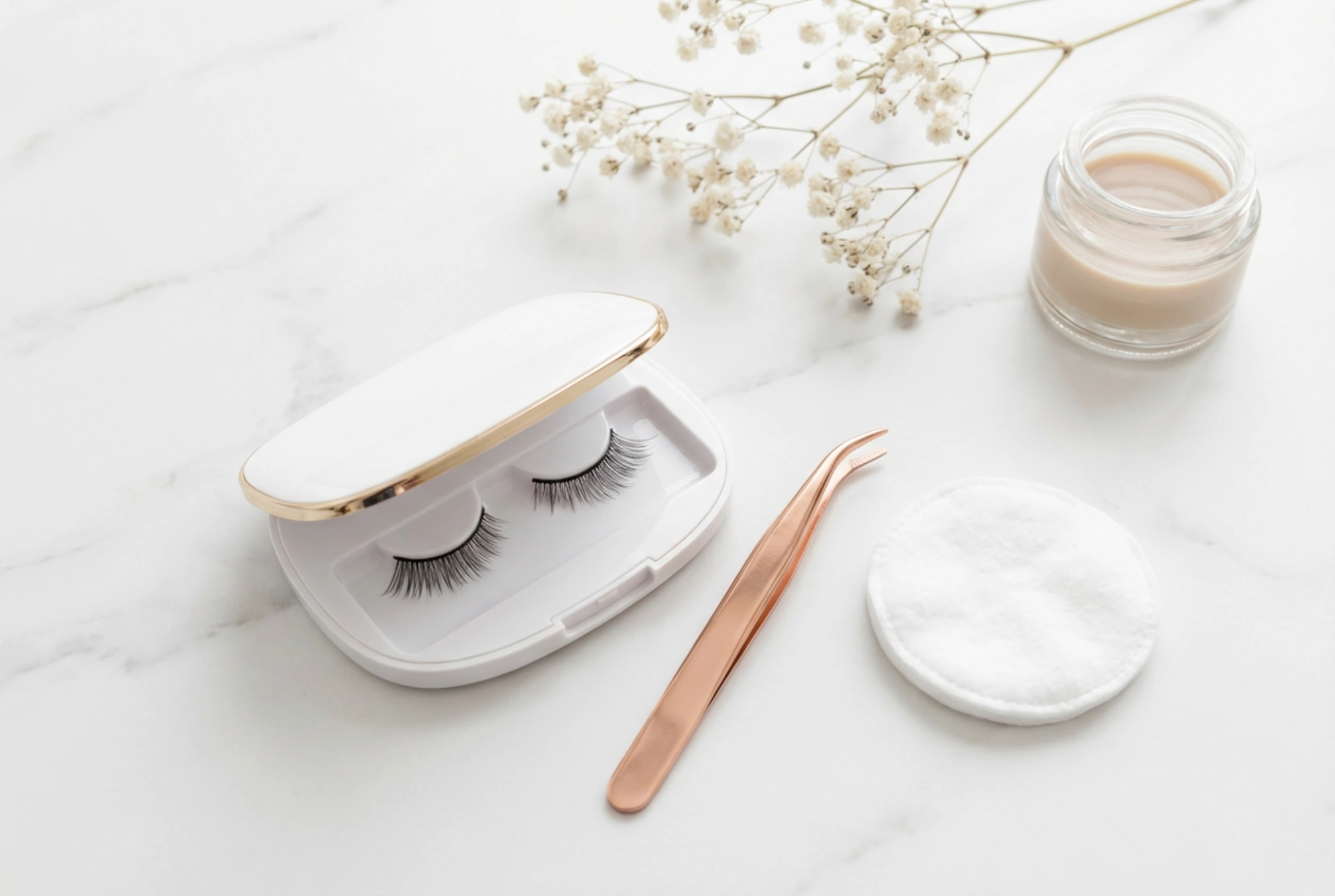 Magnetiske vipper uten eyeliner: påføring, tilpasning, pleie